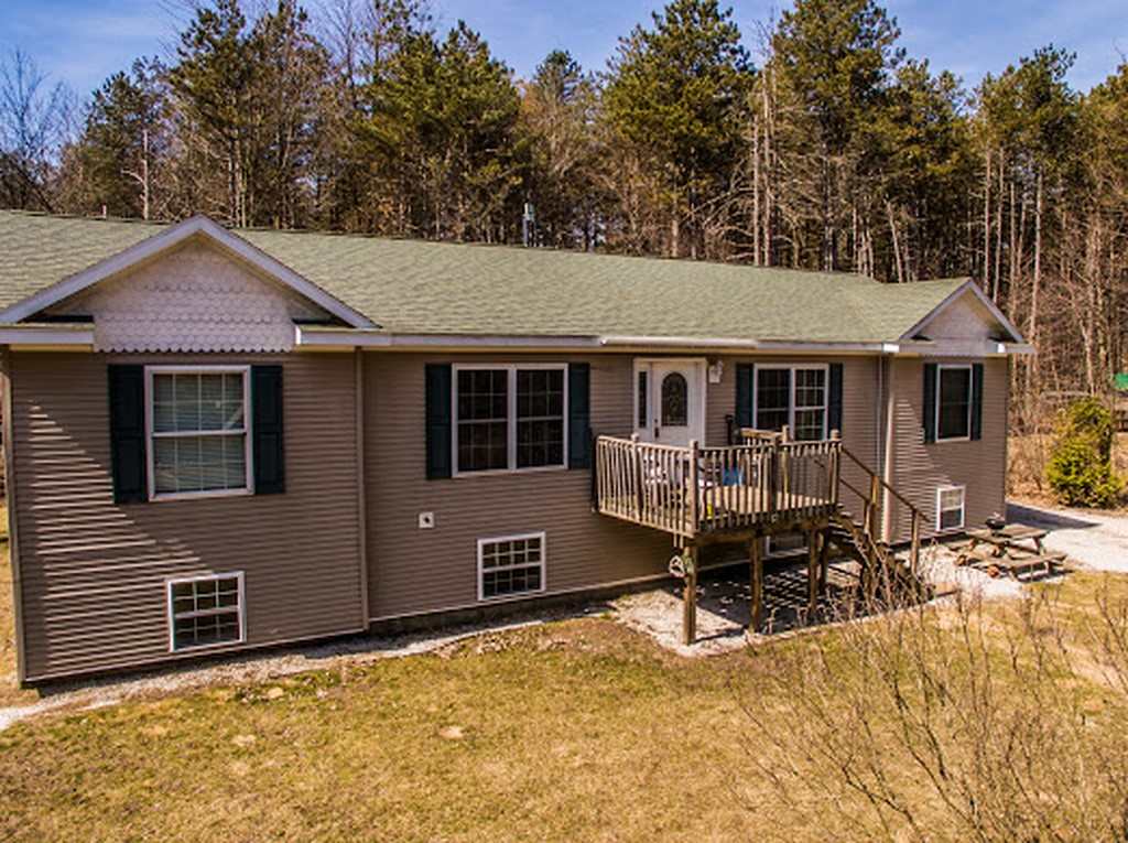 424 Southeast County Line Road Sumner, MI 48889 - Photo 2 of 15 1844073-1.JPG