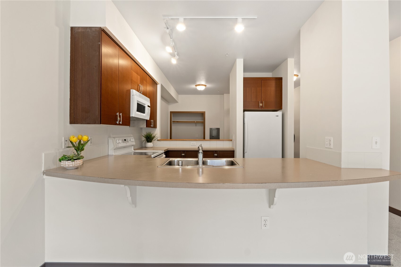 910 Gladstone Street, Unit 103 Bellingham, WA 98229 - Photo 8 of 28