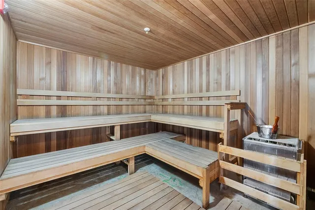 $5,000 | 6620 Indian Creek Drive, Unit 315, Miami Beach, FL 33141