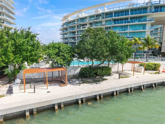 $5,000 | 6620 Indian Creek Drive, Unit 315, Miami Beach, FL 33141