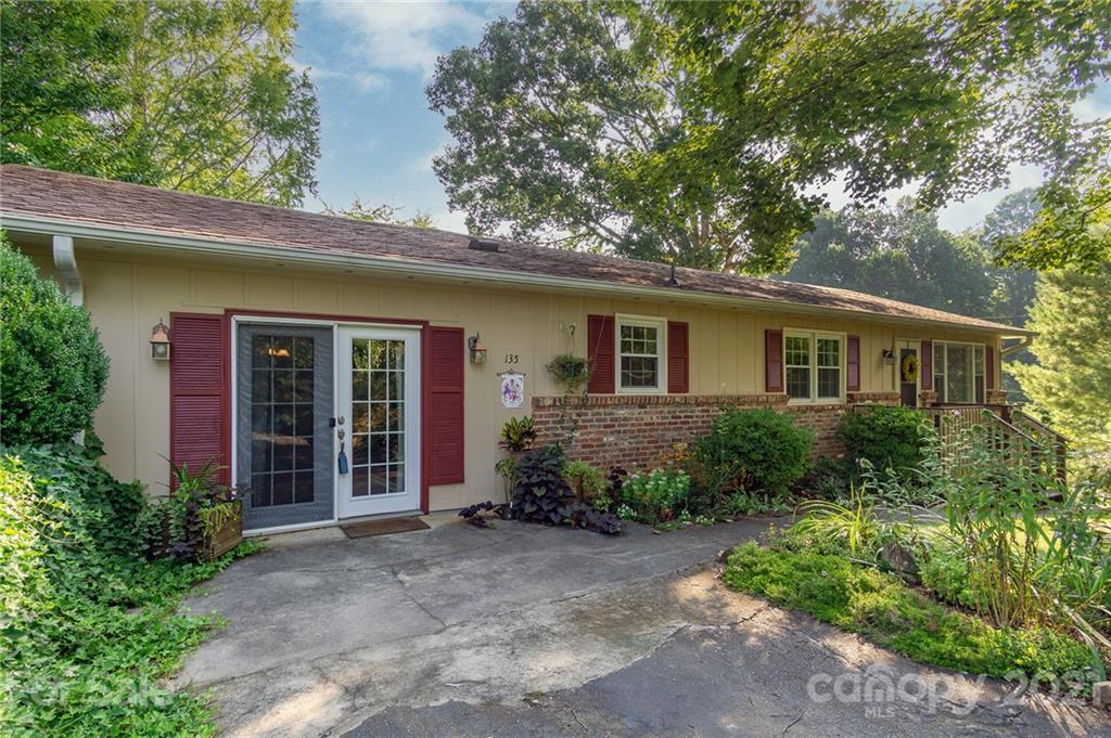 135 Griggs Road Old Fort, NC 28762 - Photo 4 of 40 Gallery Image 4