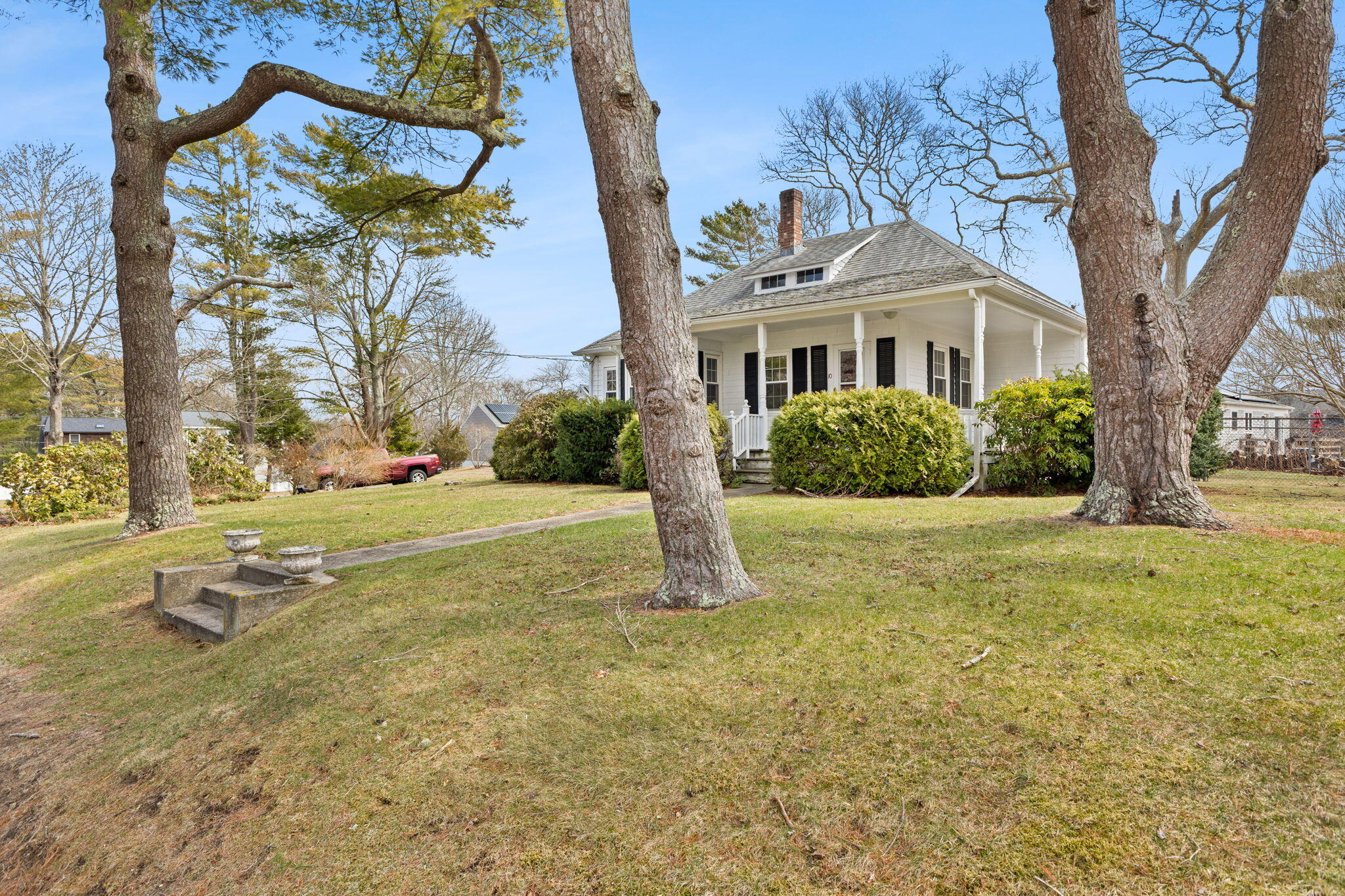 10 Puritan Road Buzzards Bay, MA 02532 - Photo 4 of 40 4-web-or-mls-IMG_8412