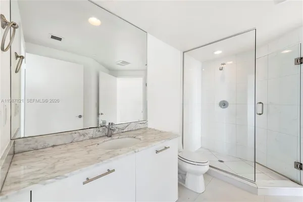 $719,000 | 500 Brickell Avenue, Unit 1402, Miami, FL 33131