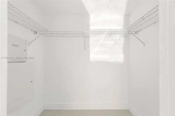 $719,000 | 500 Brickell Avenue, Unit 1402, Miami, FL 33131