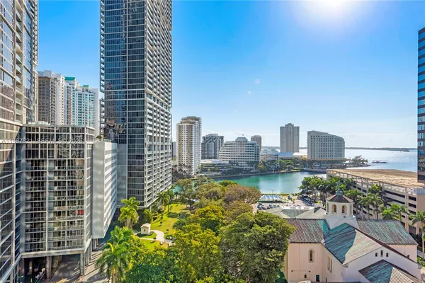 $719,000 | 500 Brickell Avenue, Unit 1402, Miami, FL 33131