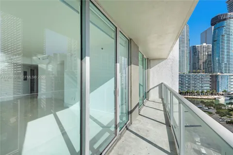 $699,000 | 500 Brickell Avenue, Unit 1402, Miami, FL 33131