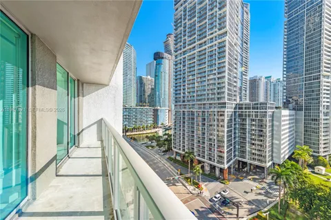 $699,000 | 500 Brickell Avenue, Unit 1402, Miami, FL 33131