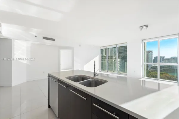 $719,000 | 500 Brickell Avenue, Unit 1402, Miami, FL 33131