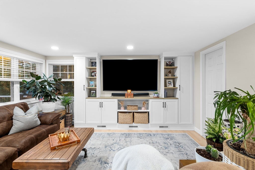219 R Tickle Road Westport, MA 02790 - Photo 9 of 29 Gallery Image 9