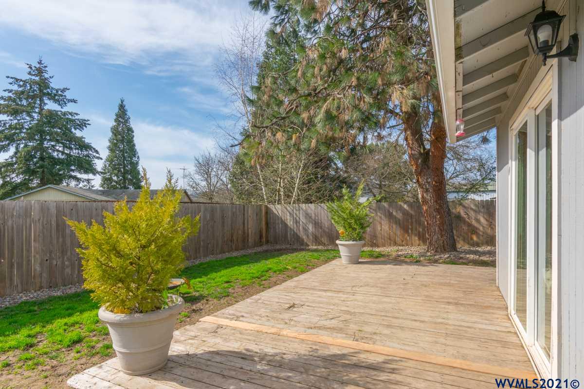 826 Manor Way Lebanon, OR 97355 - Photo 34 of 42 Gallery Image 34