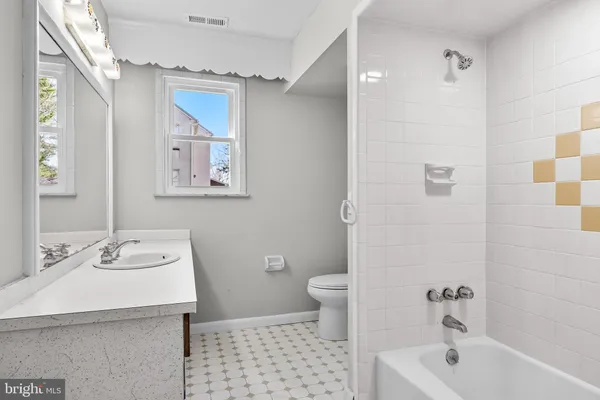 $3,800 | 245 Gibbsboro Road, Clementon, NJ 08021