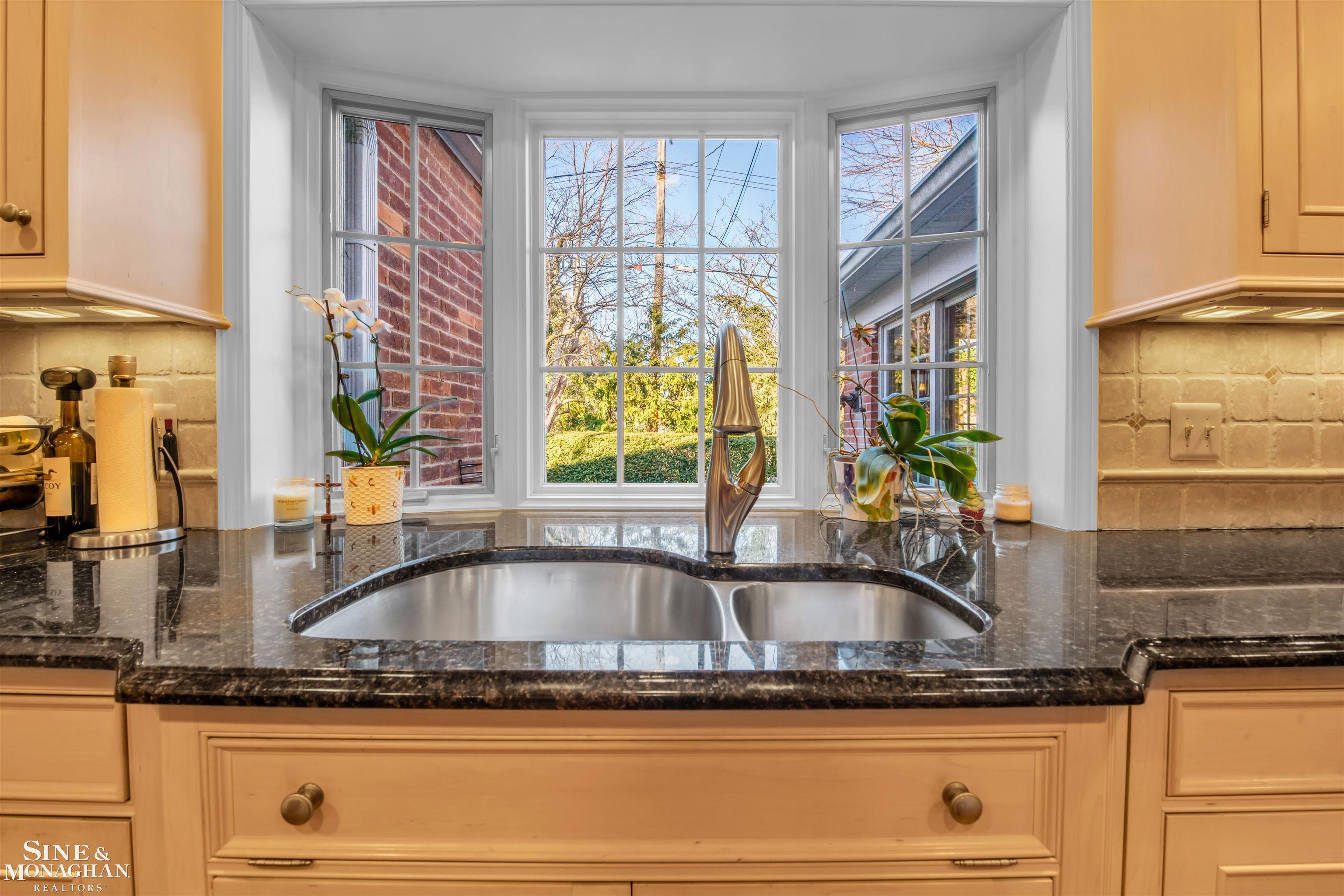 36 Beacon Hill Road Grosse Pointe Farms, MI 48236 - Photo 10 of 49