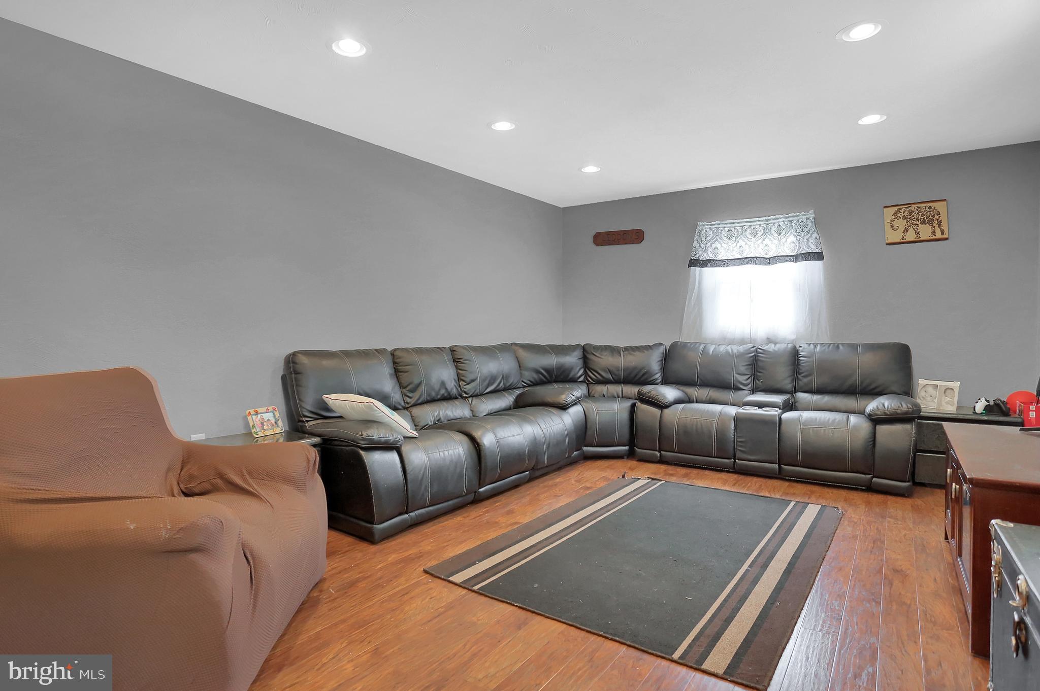 2081 Grandview Road Hanover, PA 17331 - Photo 7 of 30