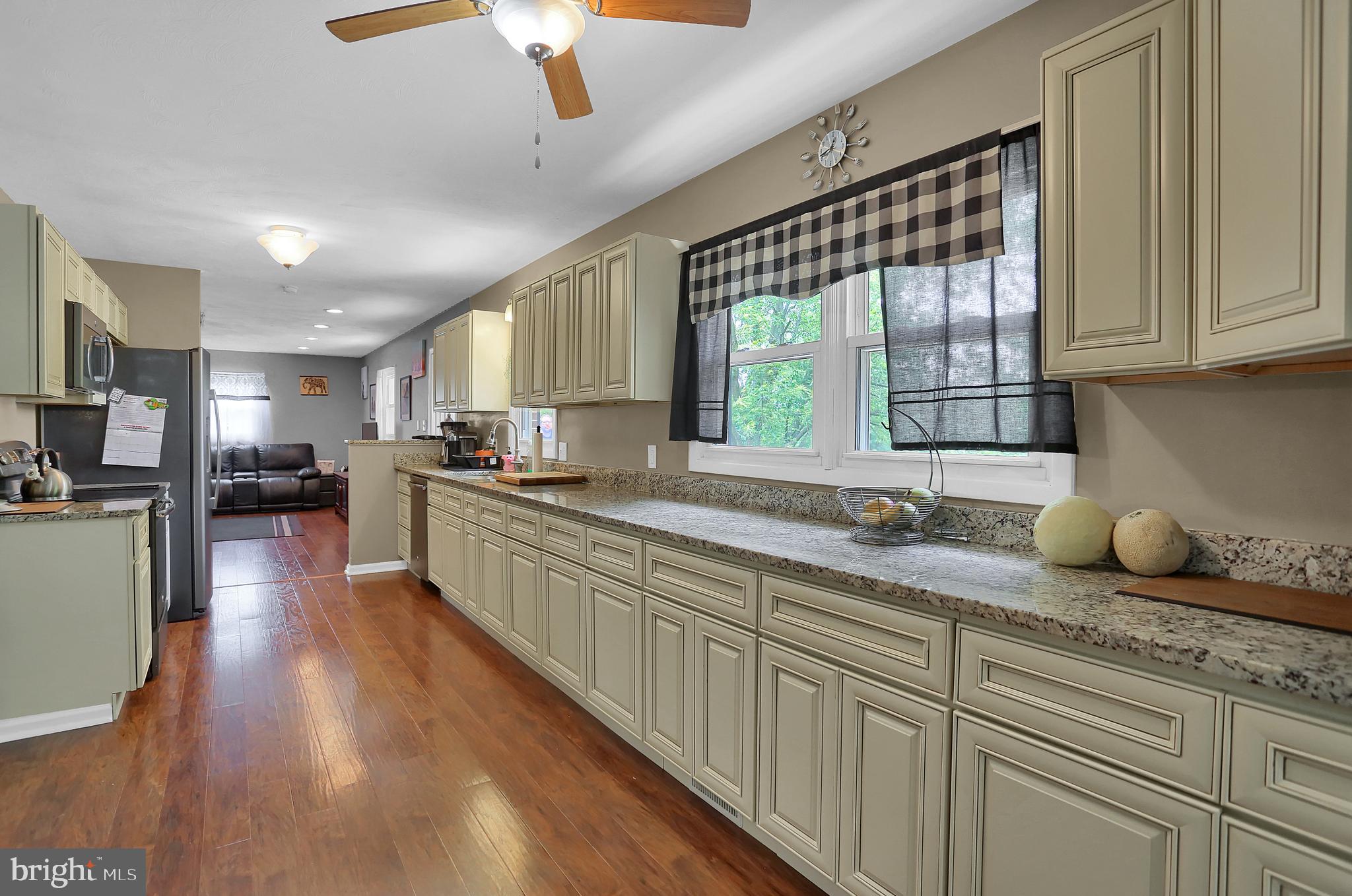 2081 Grandview Road Hanover, PA 17331 - Photo 9 of 30