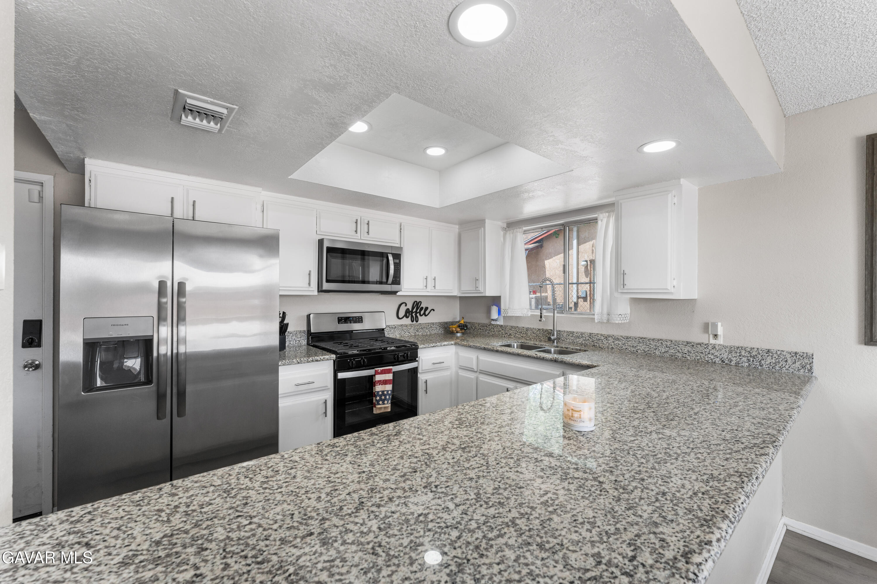 3472 West Roxbury Street Rosamond, CA 93560 - Photo 13 of 32 13