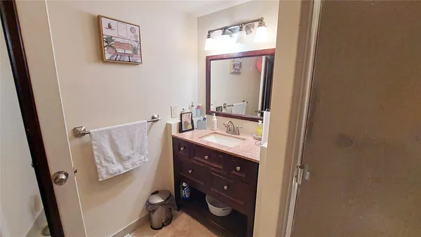 $2,400 | 367 South Federal Highway, Unit C225, Deerfield Beach, FL 33441