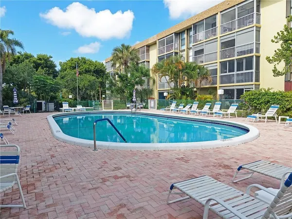 $2,400 | 367 South Federal Highway, Unit C225, Deerfield Beach, FL 33441