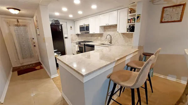 $2,400 | 367 South Federal Highway, Unit C225, Deerfield Beach, FL 33441