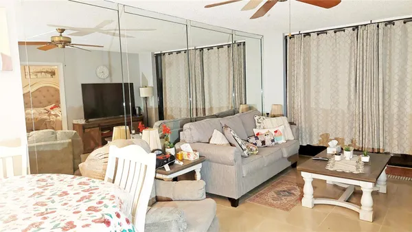 $2,400 | 367 South Federal Highway, Unit C225, Deerfield Beach, FL 33441