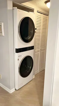 $2,400 | 367 South Federal Highway, Unit C225, Deerfield Beach, FL 33441