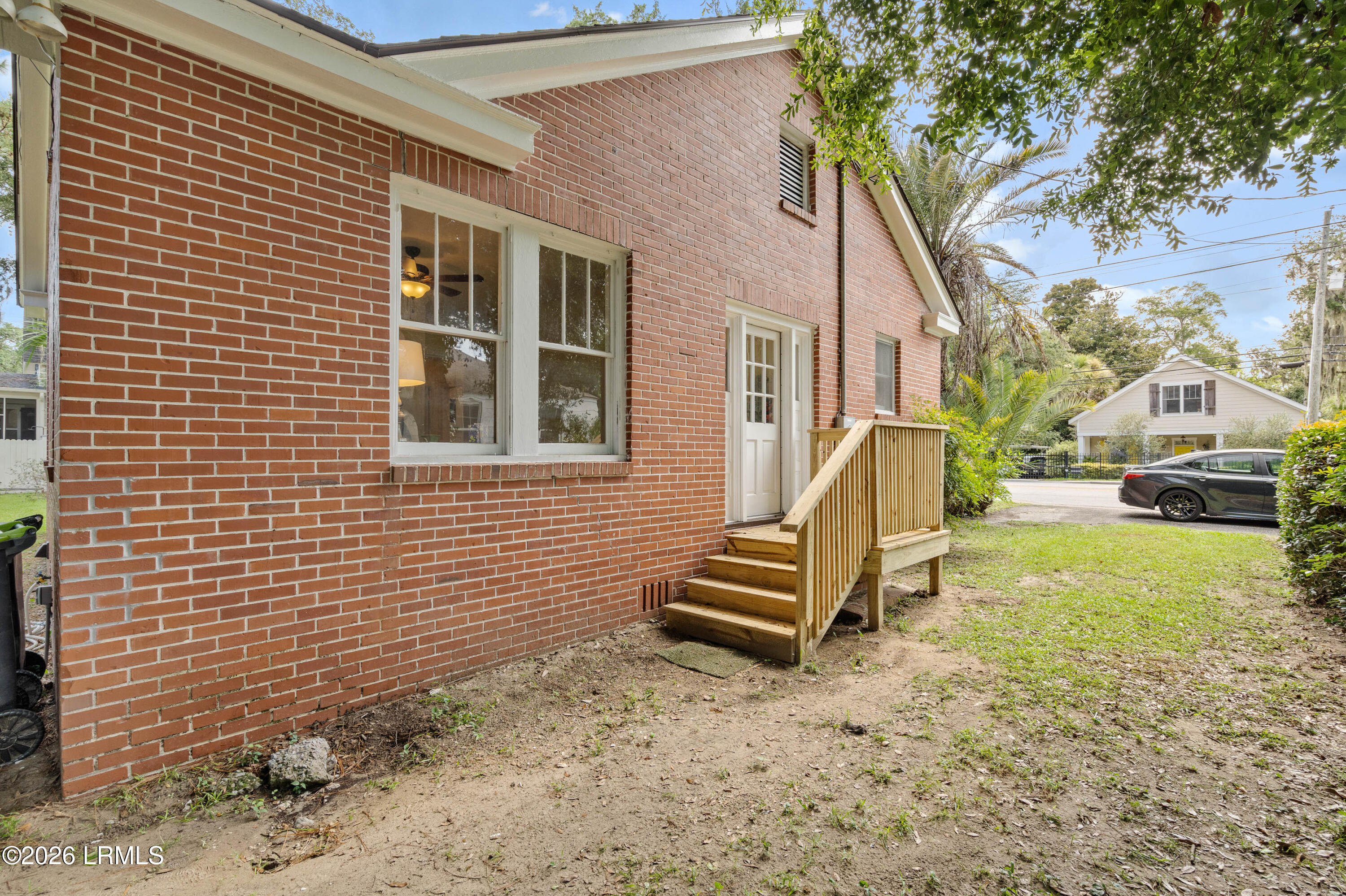 513 Ribaut Road Beaufort, SC 29902 - Photo 8 of 39 513 Ribaut-15