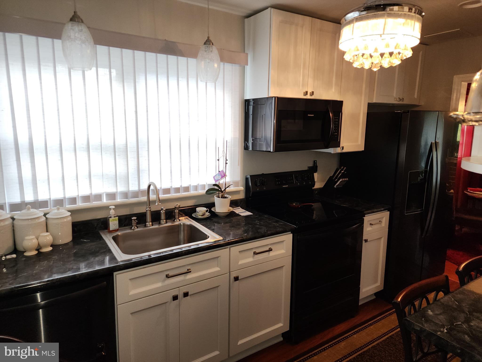 7002 Barton Road Hyattsville, MD 20784 - Photo 10 of 46 Main Level Kitchen1
