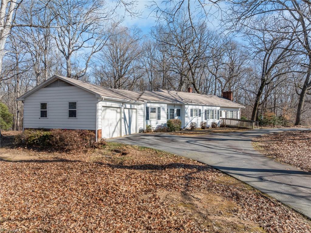 2730 Hickory Tree Road Winston-Salem, NC 27127 - Photo 3 of 32