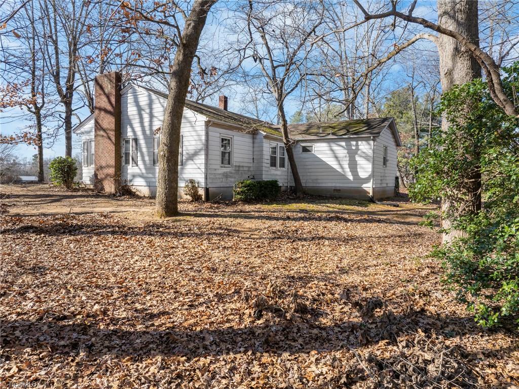 2730 Hickory Tree Road Winston-Salem, NC 27127 - Photo 5 of 32