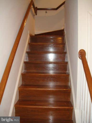 3405 Kemper Road Arlington, VA 22206 - Photo 3 of 30 a view of entryway