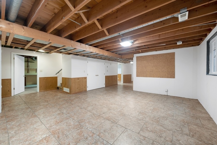 643 Robin Lane Glencoe, IL 60022 - Photo 29 of 32 a view of an empty room