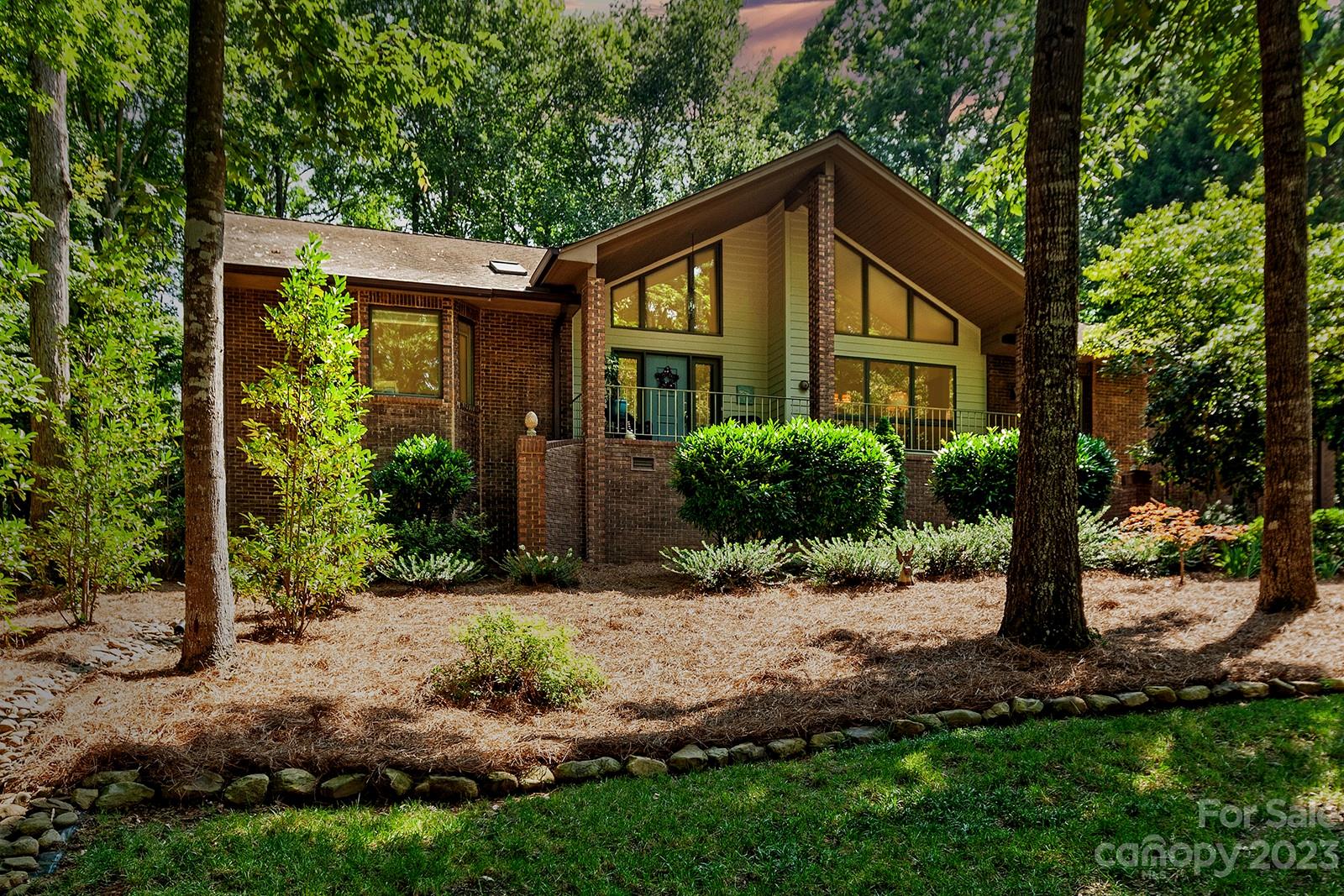 19 Tanglewood Road Lake Wylie, SC 29710 - Photo 1 of 46 Gallery Image 1
