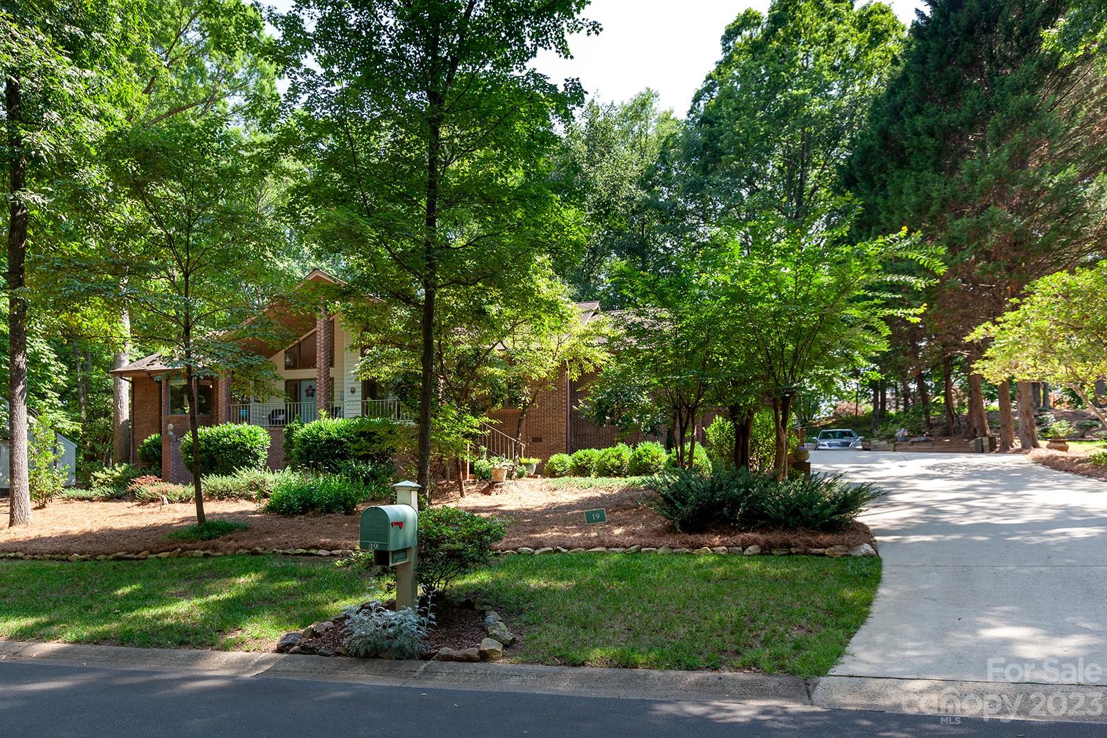 19 Tanglewood Road Lake Wylie, SC 29710 - Photo 37 of 46 Gallery Image 37