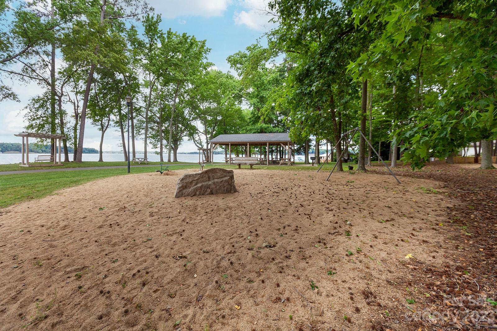 19 Tanglewood Road Lake Wylie, SC 29710 - Photo 40 of 46 Gallery Image 40
