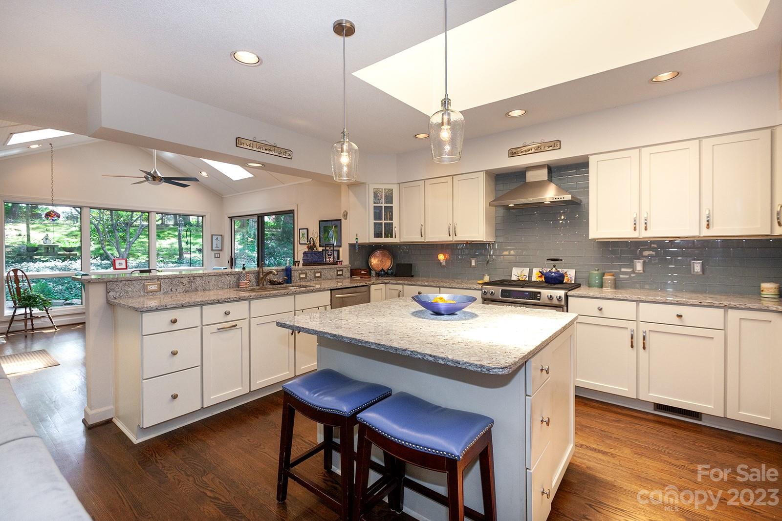 19 Tanglewood Road Lake Wylie, SC 29710 - Photo 9 of 46 Gallery Image 9