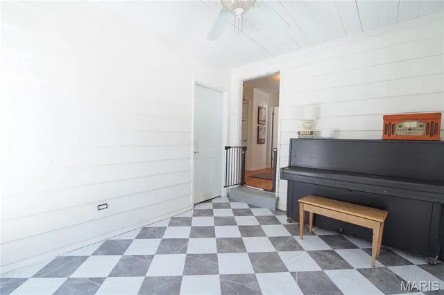 $324,500 | 1713 Virginia Lane, St. Louis, MO 63122