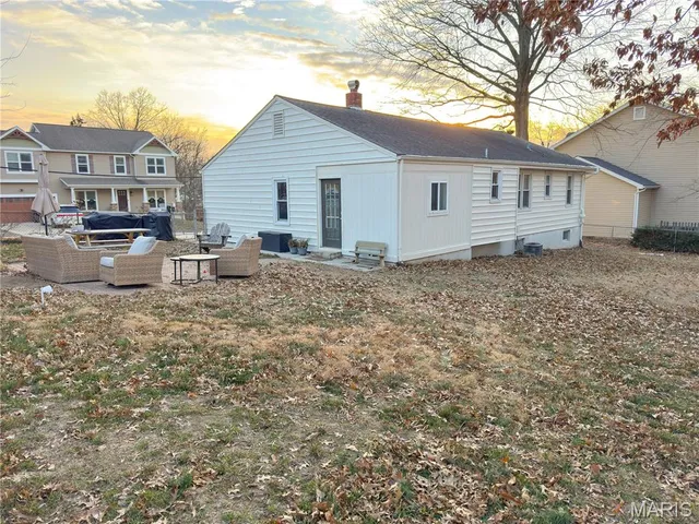 $324,500 | 1713 Virginia Lane, St. Louis, MO 63122