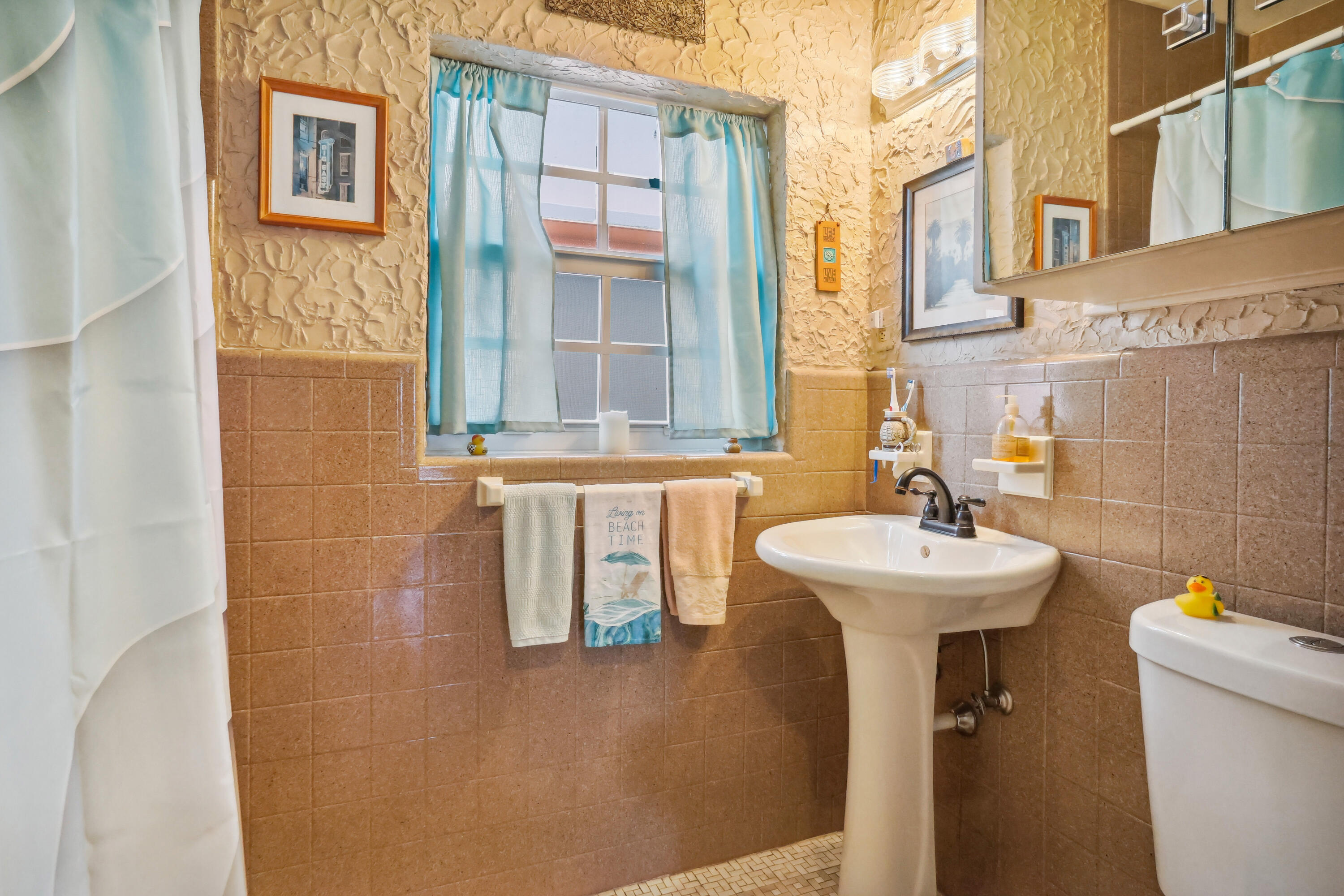 31 South Golfview Road, Unit 13 Lake Worth Beach, FL 33460 - Photo 15 of 32 0E2A5907