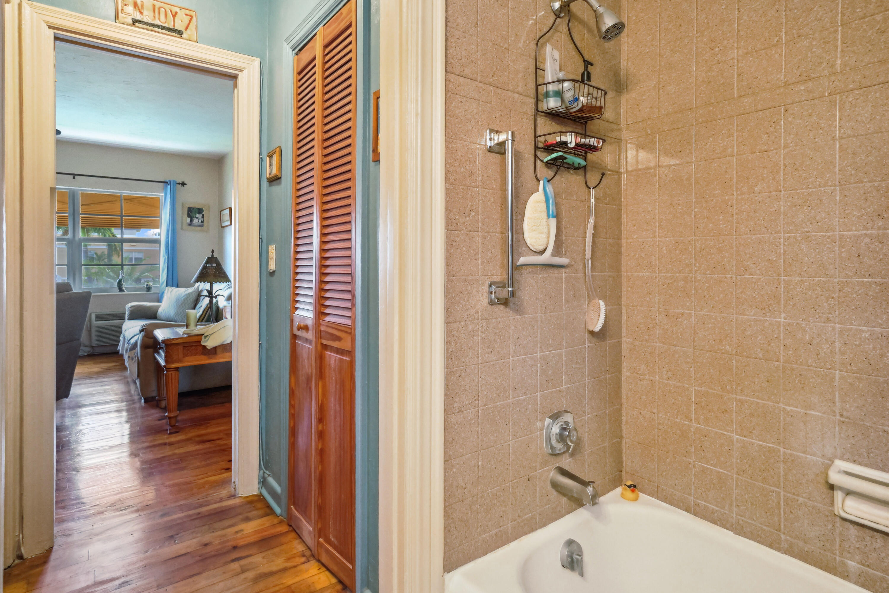 31 South Golfview Road, Unit 13 Lake Worth Beach, FL 33460 - Photo 16 of 32 0E2A5912