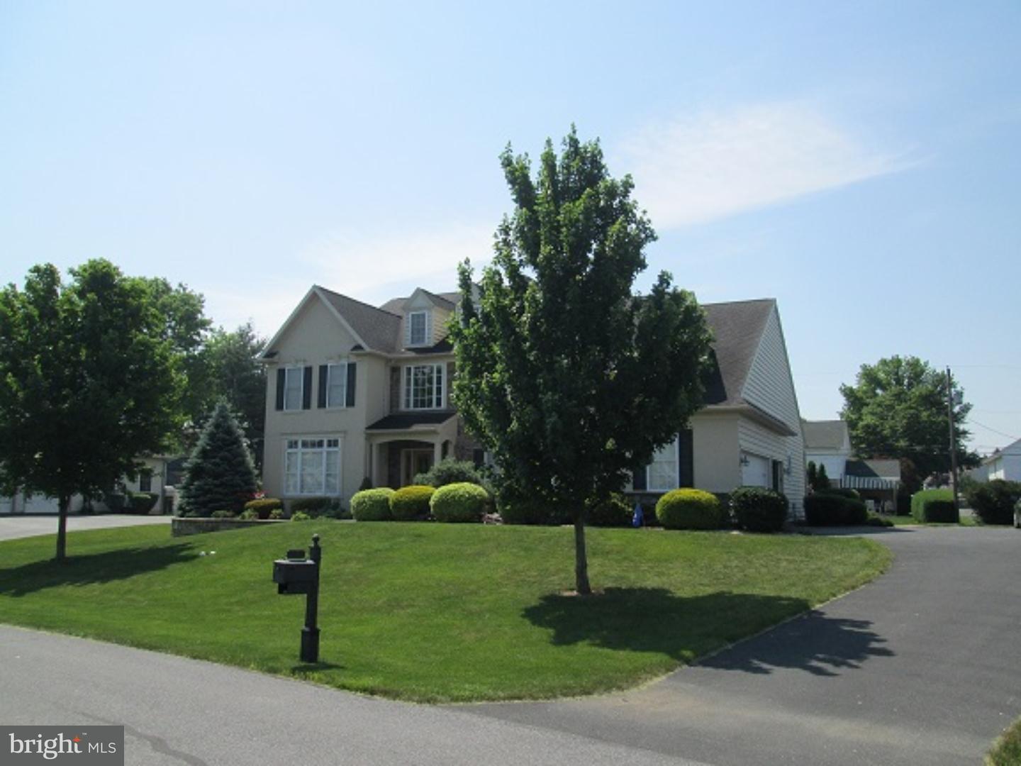 1406 Fieldstone Road Reading, PA 19608 - Photo 3 of 25 Gallery Image 3