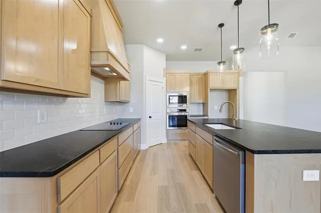 $567,900 | 1024 Silver Sage Trail, Weatherford, TX 76085