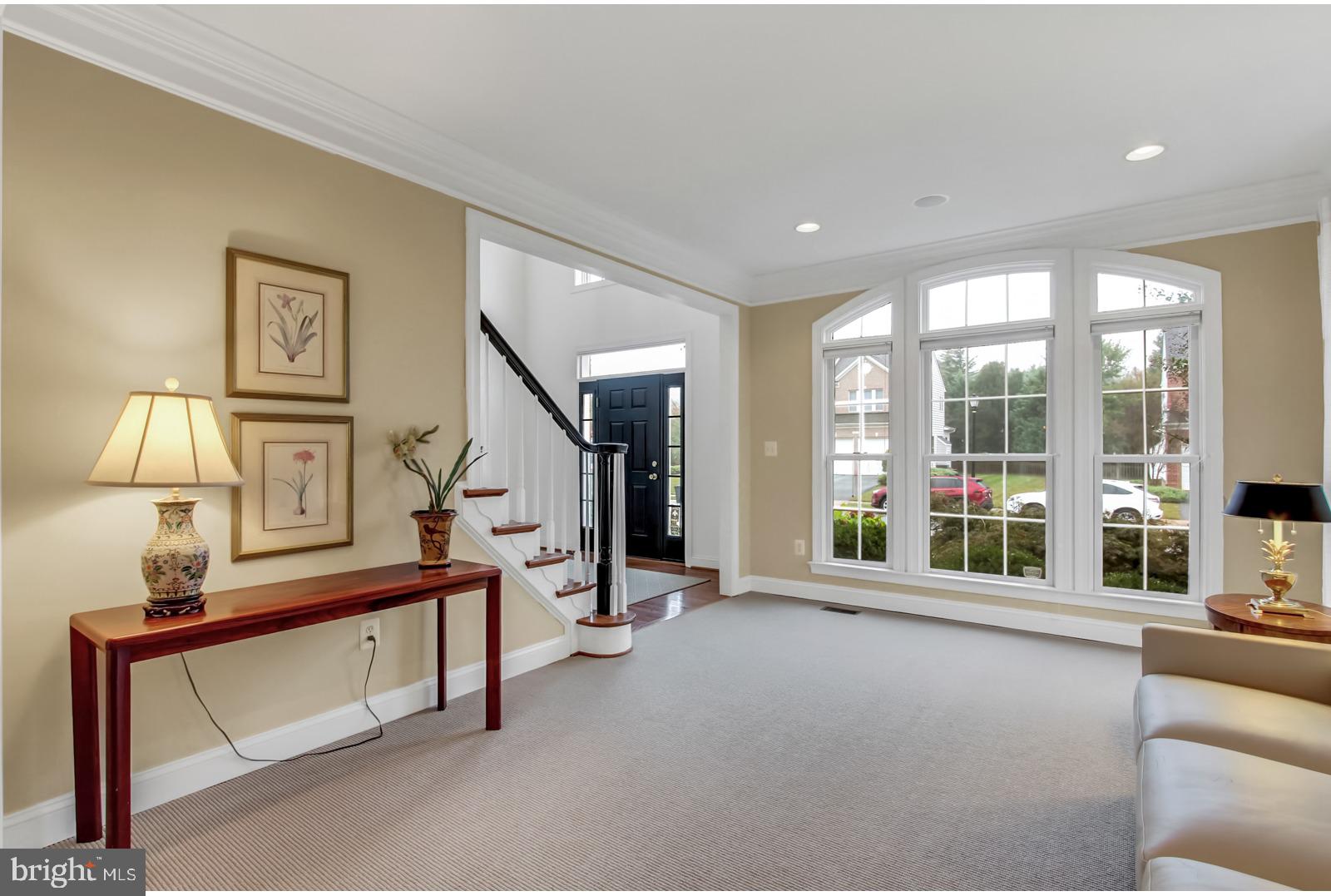 603 Hawkshead Road Lutherville-Timonium, MD 21093 - Photo 3 of 28 LARGE SPACIOUS LIVING ROOM