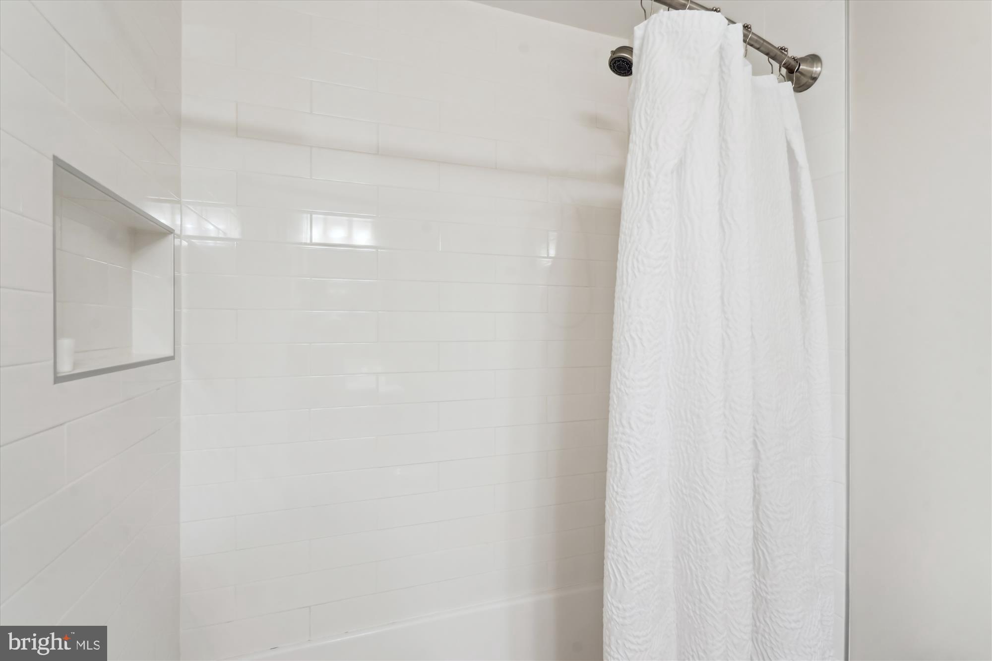 5427 Rilian Court Burke, VA 22015 - Photo 35 of 63 Main Hall Bath is clean and bright!