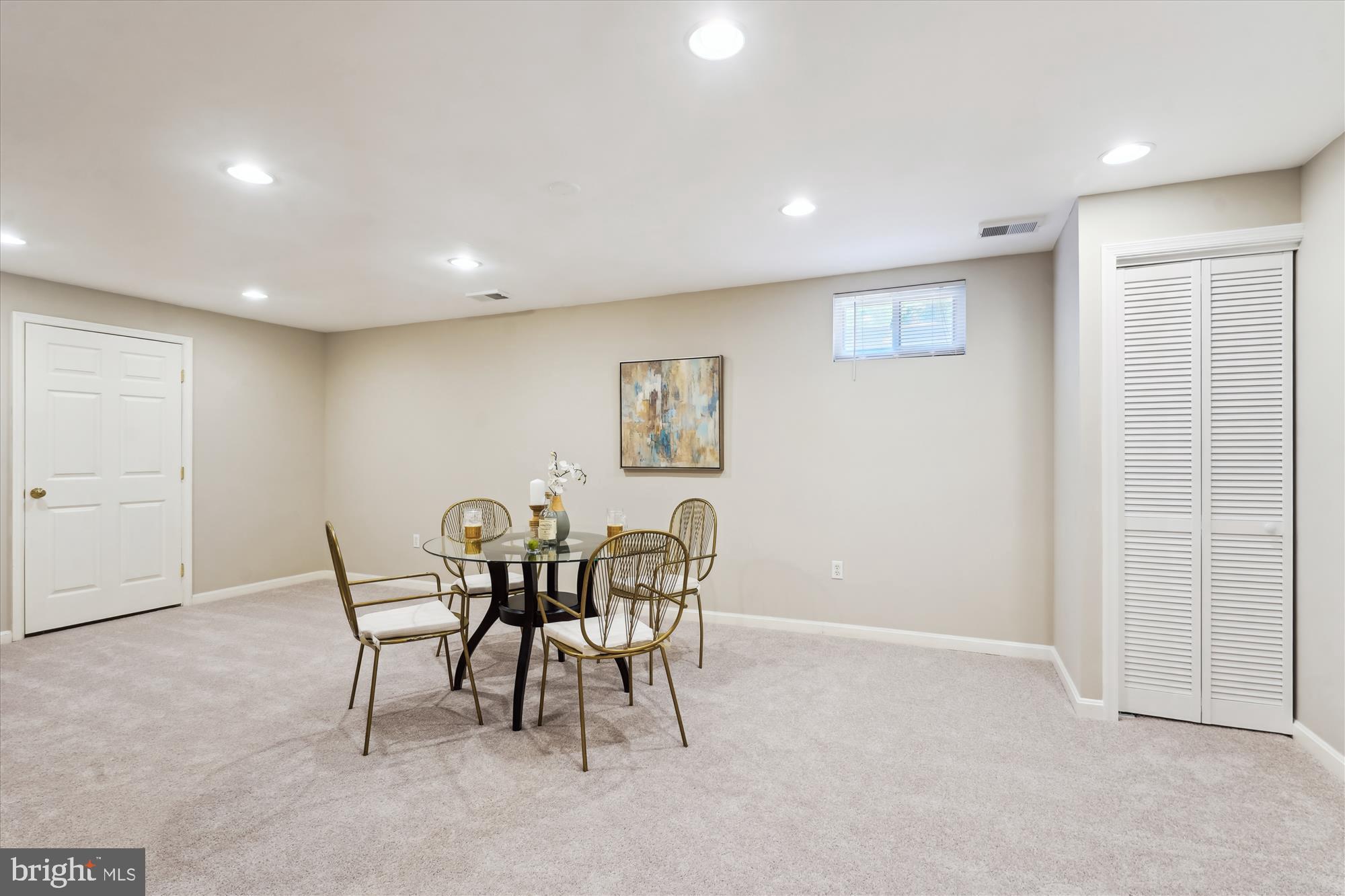 5427 Rilian Court Burke, VA 22015 - Photo 43 of 63 a view of a dining room with furniture