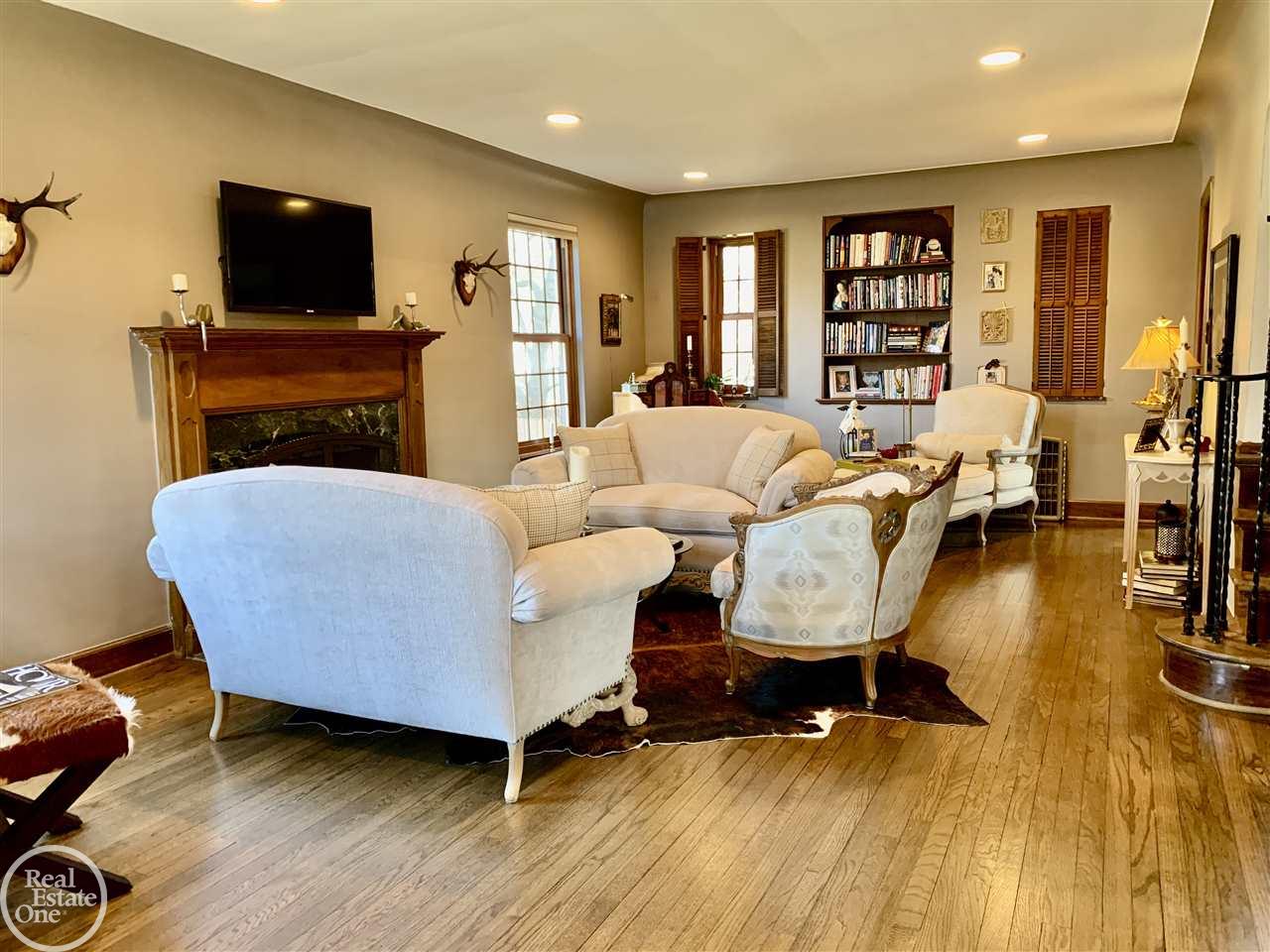 334 Fisher Road Grosse Pointe, MI 48230 - Photo 9 of 65 Hardwood Floors