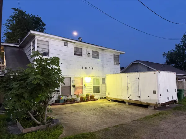 $1,695 | 2808 Columbia Street, Houston, TX 77008