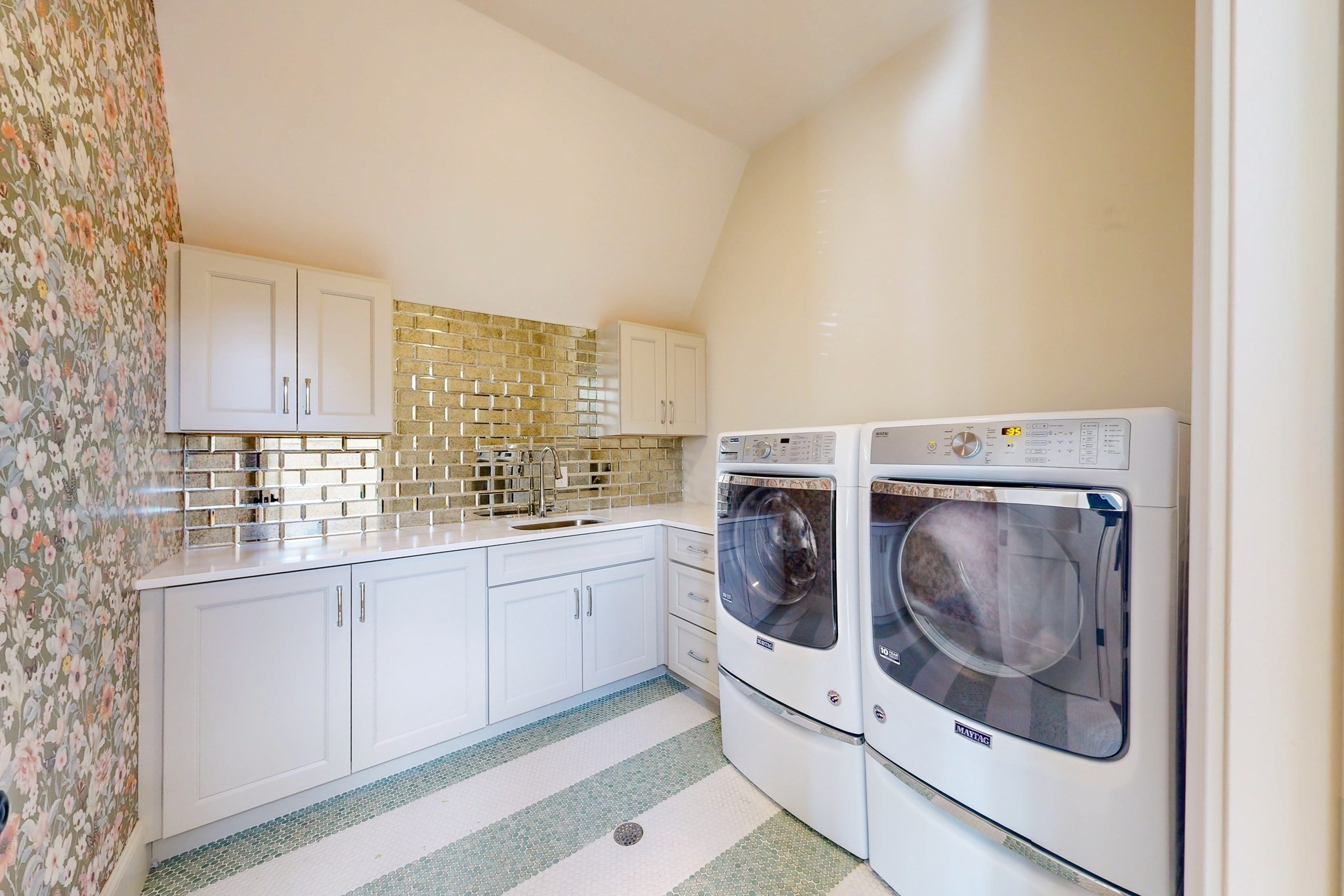 370 Grove Street Needham, MA 02492 - Photo 36 of 39 Gallery Image 36