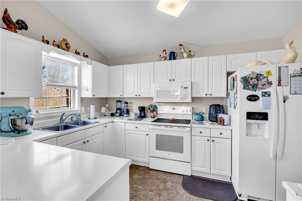 5557 Rolling Meadows Road Randleman, NC 27317 - Photo 10 of 35 Gallery Image 10