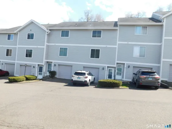 $349,900 | 151 Shelter Rock Road, Unit 60, Danbury, CT 06810