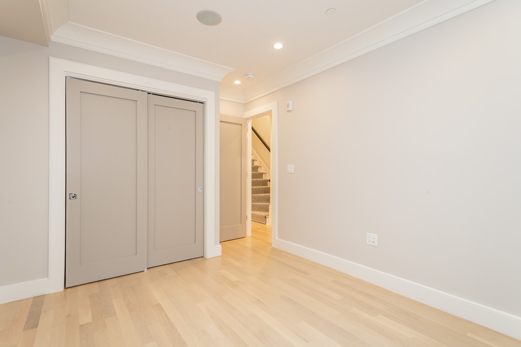 8 Rutland Square, Unit A Boston, MA 02118 - Photo 22 of 27 Gallery Image 22