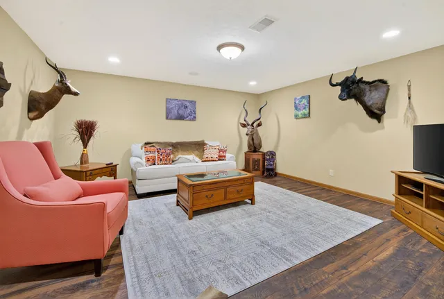 $565,000 | N3560 Oakwood Pass, New London, WI 54961